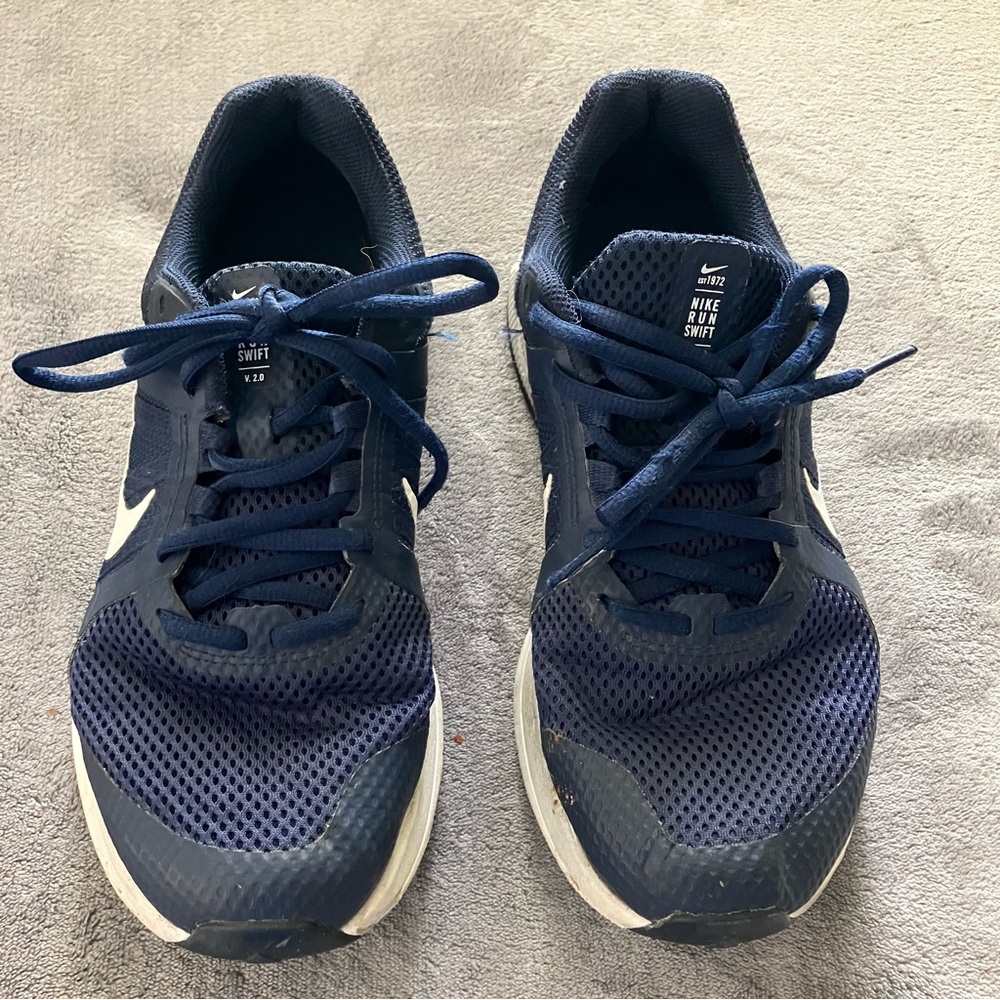 Nike Run Swift V. 2.0, men’s blue size 9 sneakers